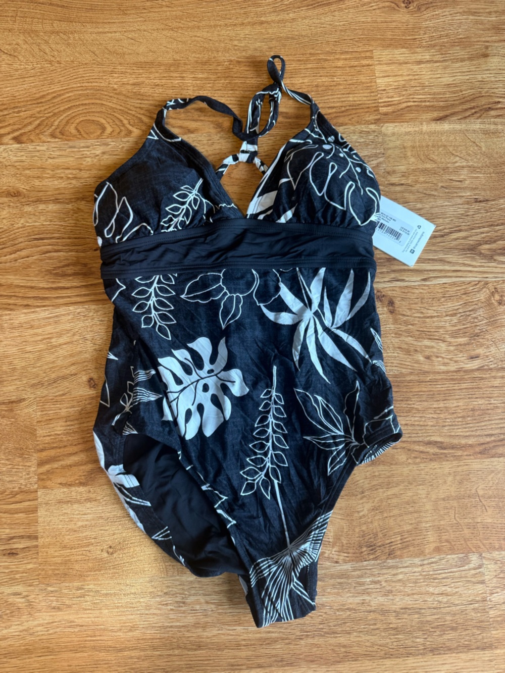 Carve Designs Black and White One-Piece swimsuit, NWT, M